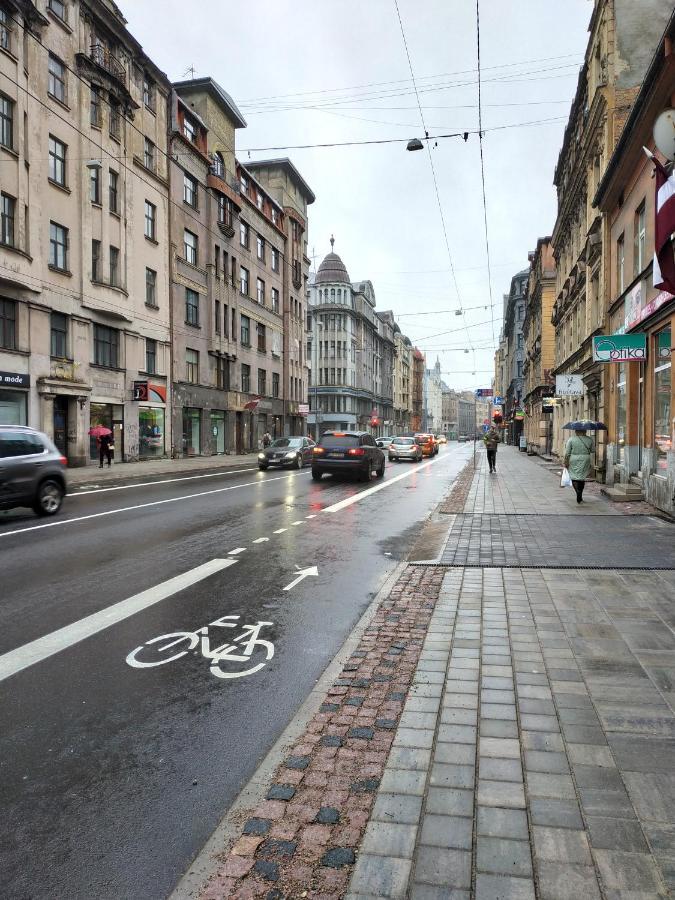 Апартаменти Tiny Non-Smoking Caka & Free Parking Рига Екстер'єр фото